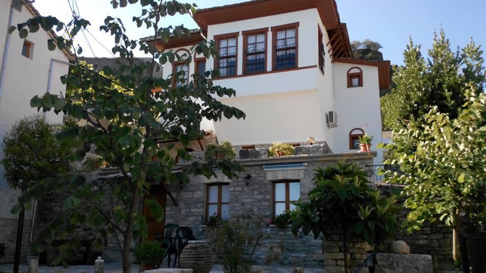 Hotel Gjirokastra Exterior photo