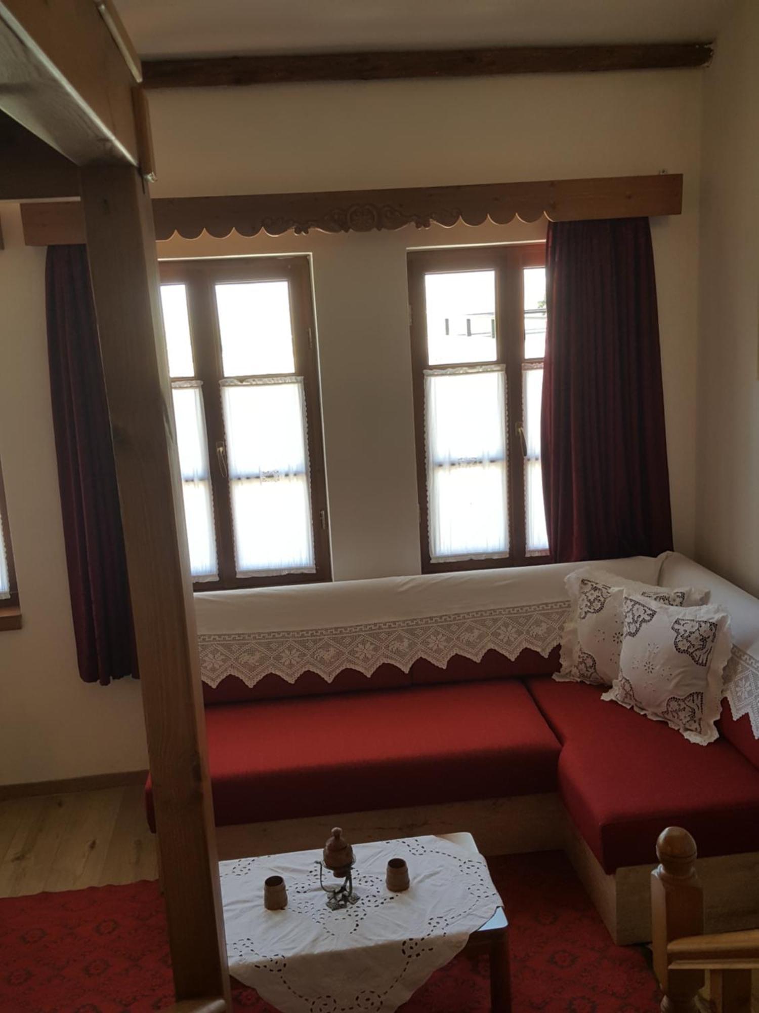 Hotel Gjirokastra Exterior photo