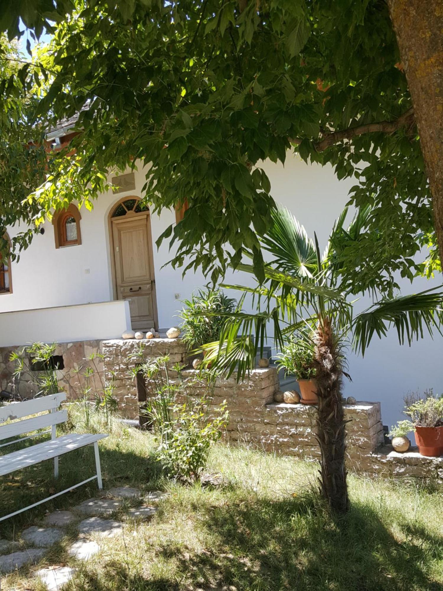 Hotel Gjirokastra Exterior photo